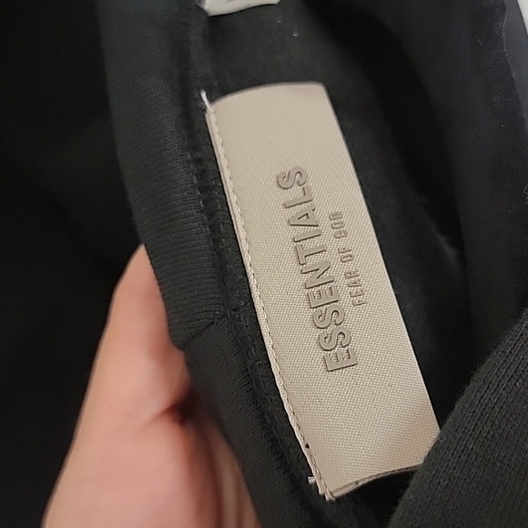 FEAR OF GOD ESSENTIALS BLACK HOODIE NWT - Picture 5 of 16